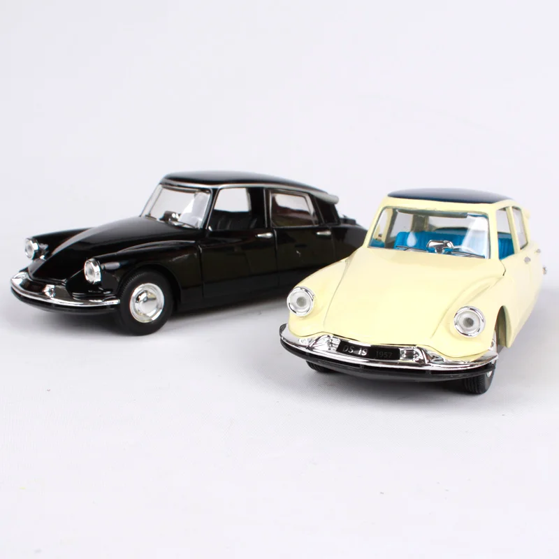 Bburago 1:32 Винтаж Citroen DS19 черный автомобиль литья под давлением 140*50*45 мм открытые двери автомобиль литья под давлением Коллекционирование старых моделей автомобилей 43204