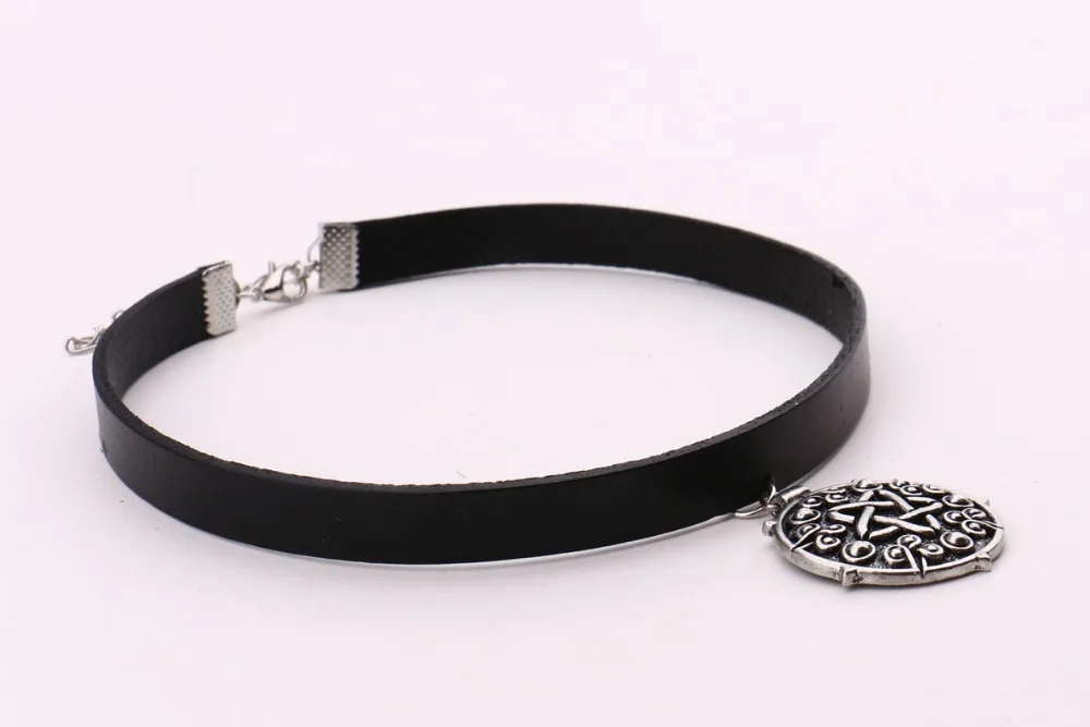 Witcher 3 Yennefer Medallion 32cm+5cm Leather Choker Necklace the Wild Hunt Game Cosplay Jewelry Gothic Gold/Silver Pendant