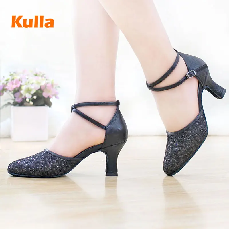 2016 new high-heeled lady Latin dance shoes women in the adult Latin square shoes with black dance shoes 2016 new high-heeled lady Latin dance shoes women in the adult Latin square shoes with black dance shoes