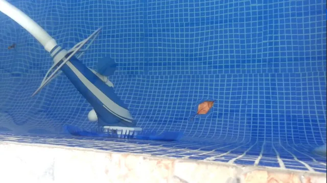 Cheap 2015 Deluxe Swimming Pool Automatic Pool Cleaner for Pool Cleaning Equipment