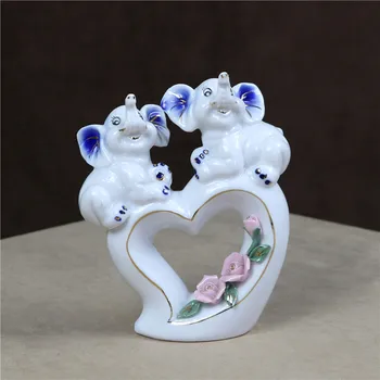 

Romantic Porcelain Moonlight Elephant Lovers Figurine Decorative Ceramics Elephant Miniature Heart Model Ornament Gift Craft