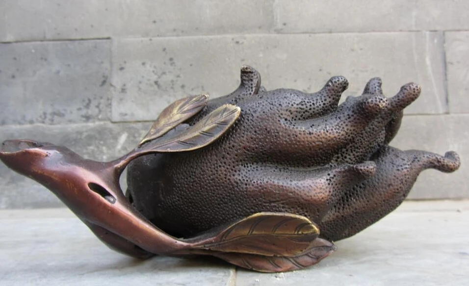 

Chinese Folk Refined Red Copper Bronze Feng Shui Lucky Bergamot Ashtray Statue