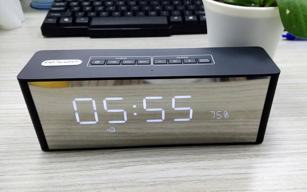Portable Smart Bluetooth Speaker Clock Alarm 3D Stereo Music Palyer LED Display Wireless Mini Speaker TF Aux 2200MAH Battery (6)