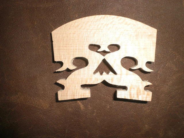 

1 PC Fancy Violin bridge 4/4 Fiddle parts
