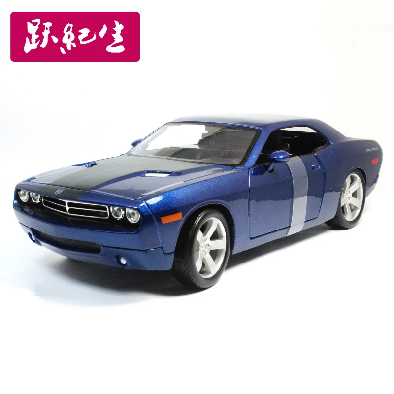 В 1:18 2006 Dodge Challenger имитационная модель статической модели из сплава Автомобильная модель украшения - Цвет: Синий