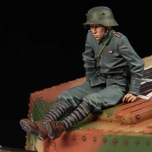

1/35 Scale Unpainted Resin Figure soldier collection figure