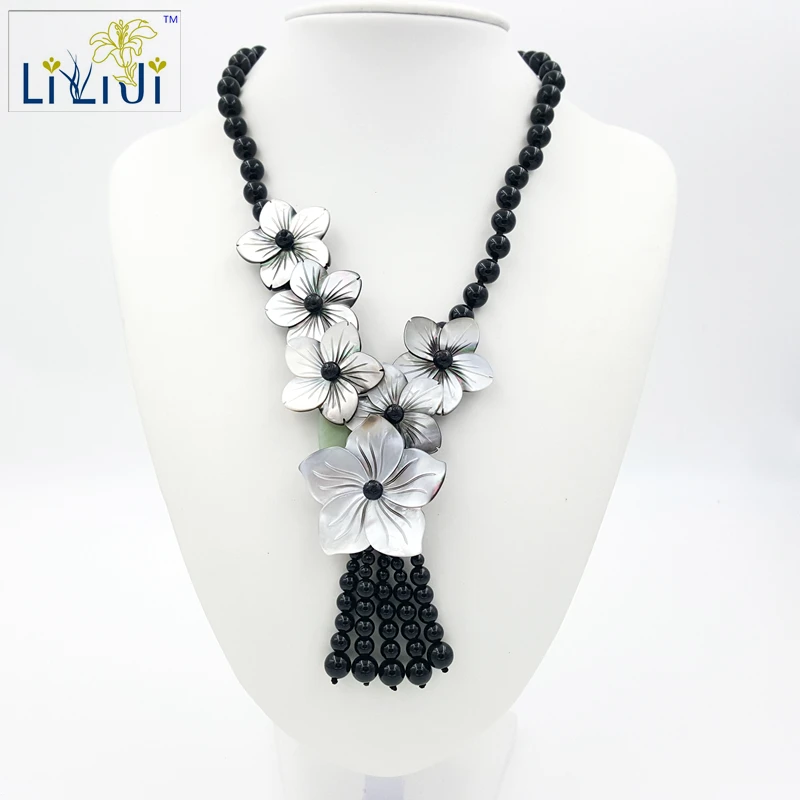 

Natural Black Onyx ,Shell Flowers with Jade Toggle Clasp Necklace Fashion Women Jewelry