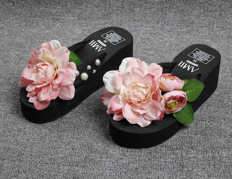 2019 New Summer Anti-skid Hand Flowers Beach Slippers Womens Most Comfortable Wedge Flip Flop Shoes Cheap51