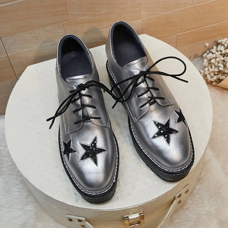 

2018 new lace single shoes female thick round head platform shoes leather stars lace single shoes female.