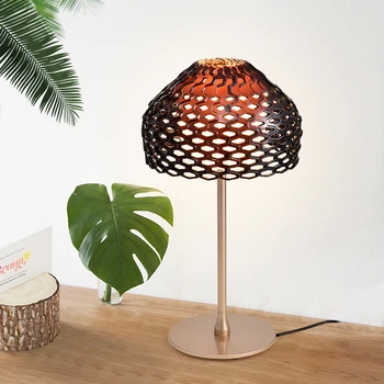 Billige Honeycomb Kreative Post-moderne Studio Werkbank Individualität Mode Nordic Einfache Mode Schlafzimmer Wohnzimmer LED Tisch Lampe