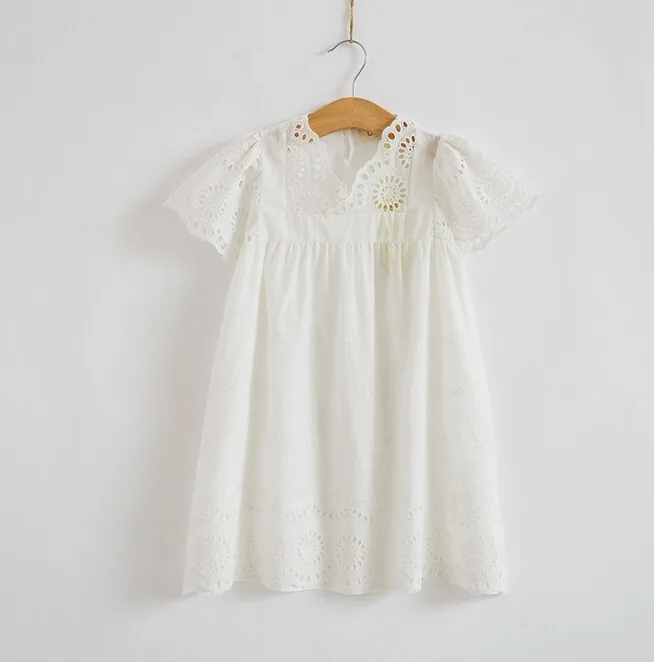 Новое летнее белое хлопковое платье для маленьких мальчиков и девочек кружевное платье повседневное платье принцессы хлопковая одежда с v-образным вырезом для маленьких девочек