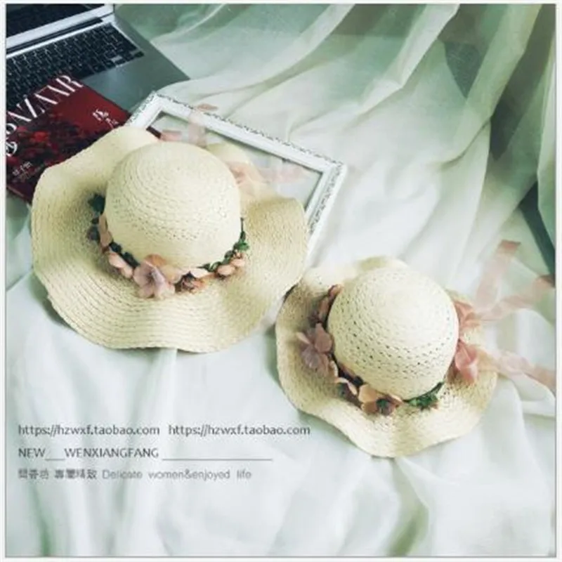 الصيف المرأة موجة القش قبعات الطنف زهرة كبيرة ظلة قبعة الشاطئ الشمس قبعات