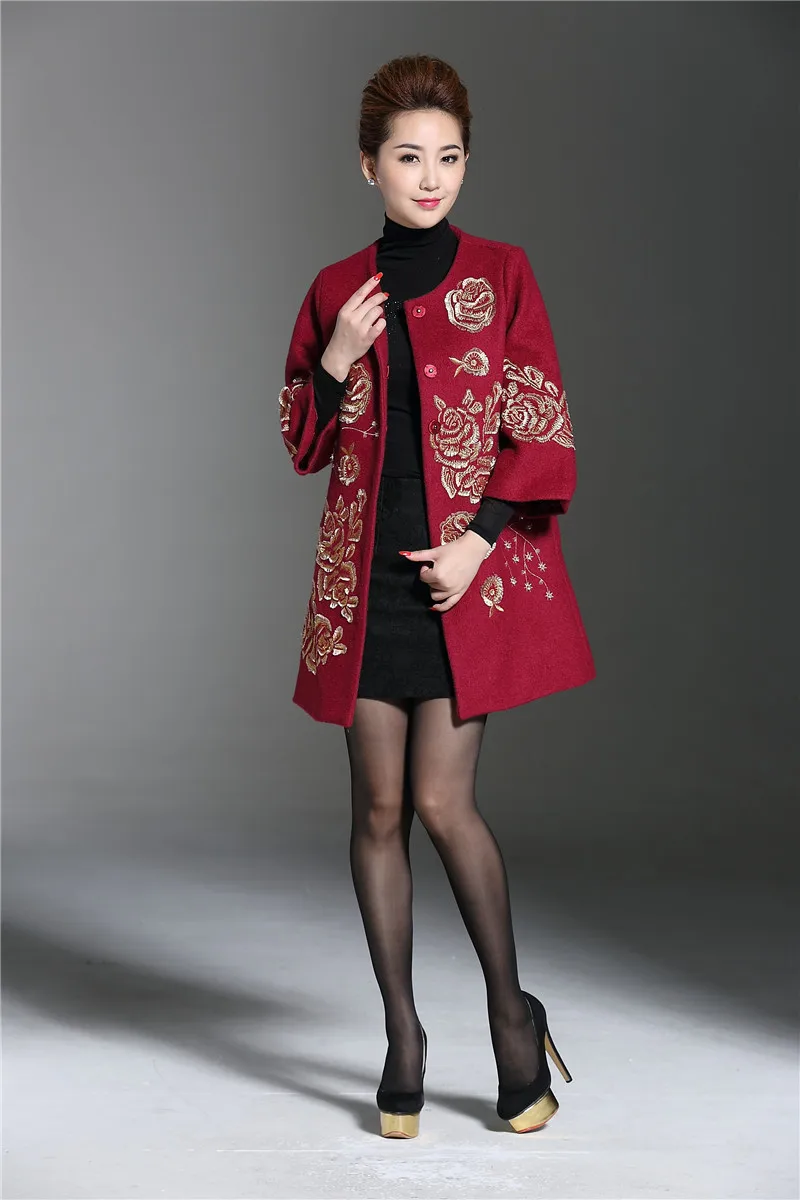 Женское шерстяное пальто среднего возраста, осенняя и зимняя одежда, Национальная вышивка, толстое шерстяное черное красное пальто, вышитое от M до 4XL