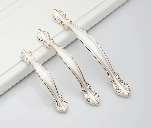 Cheap 10Pcs/Lot Premintehdw SOLID European Classic Gold+Silver Handle Knob Pull Kitchen Furniture Wardrobe Cabinet Cheap 10Pcs/Lot Premintehdw SOLID European Classic Gold+Silver Handle Knob Pull Kitchen Furniture Wardrobe Cabinet