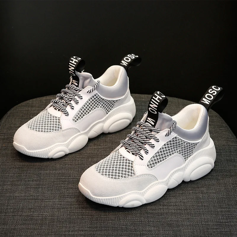 

Super fire 2019 new fashion comfortable women's shoes wild round head strap leather flat shoes small white shoes single shoes