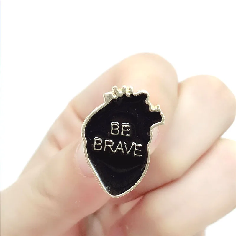 4 Pin значки с героями мультфильмов буквы BE BRAVE Броши для женщин Brave Heart Pins ювелирные изделия для воина эмаль значки на рюкзак сумка аксессуары