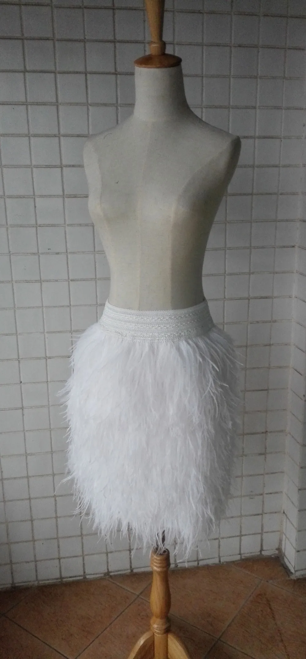SKT16007-white-ostrich-feather-skirt-5