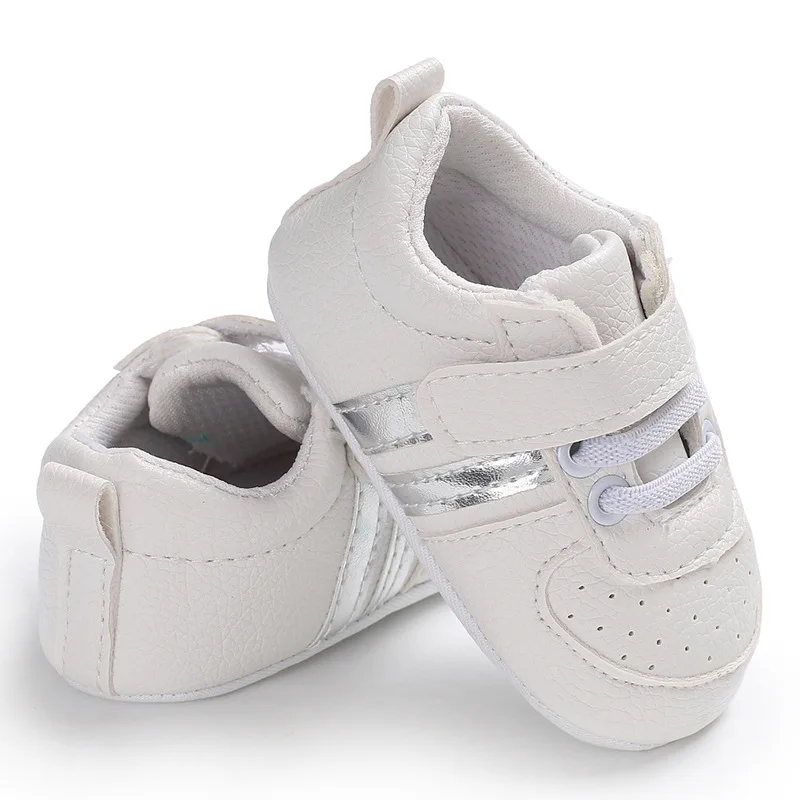 Для маленьких мальчиков девочек кожаные ботинки белый для новорожденных Детская кроватка обувь детская Мокасины этаж Первый ходунки TS128