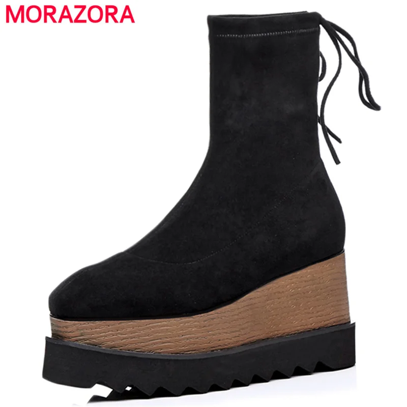 round toe suede boots