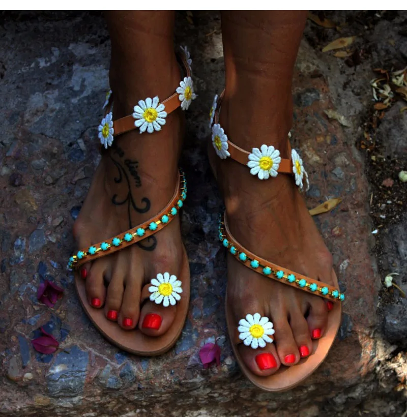 Летняя обувь; женские сандалии-гладиаторы; женская обувь на плоской подошве; модные пляжные сандалии в богемном стиле с цветами; большие размеры 44