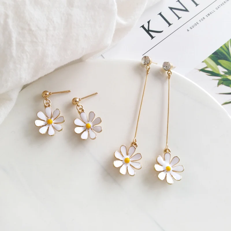 

Fashion Simple Korean Enameled Flowers Pendant Dangle Earrings Sweet Party Wedding Engagement Jewelry Accessories For Women Gift