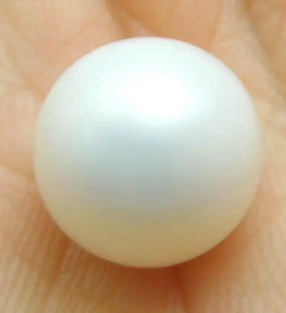 

PERFECT ROUND 12MM NATURE SOUTH SEA WHITE LOOSE PEARL UNDRILLED