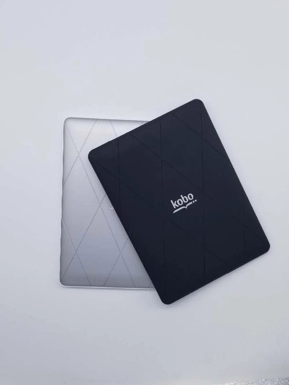 Электронная книга Kobo Glo N613 с сенсорным экраном e-ink 6 дюймов 1024x768 2 Гб wifi