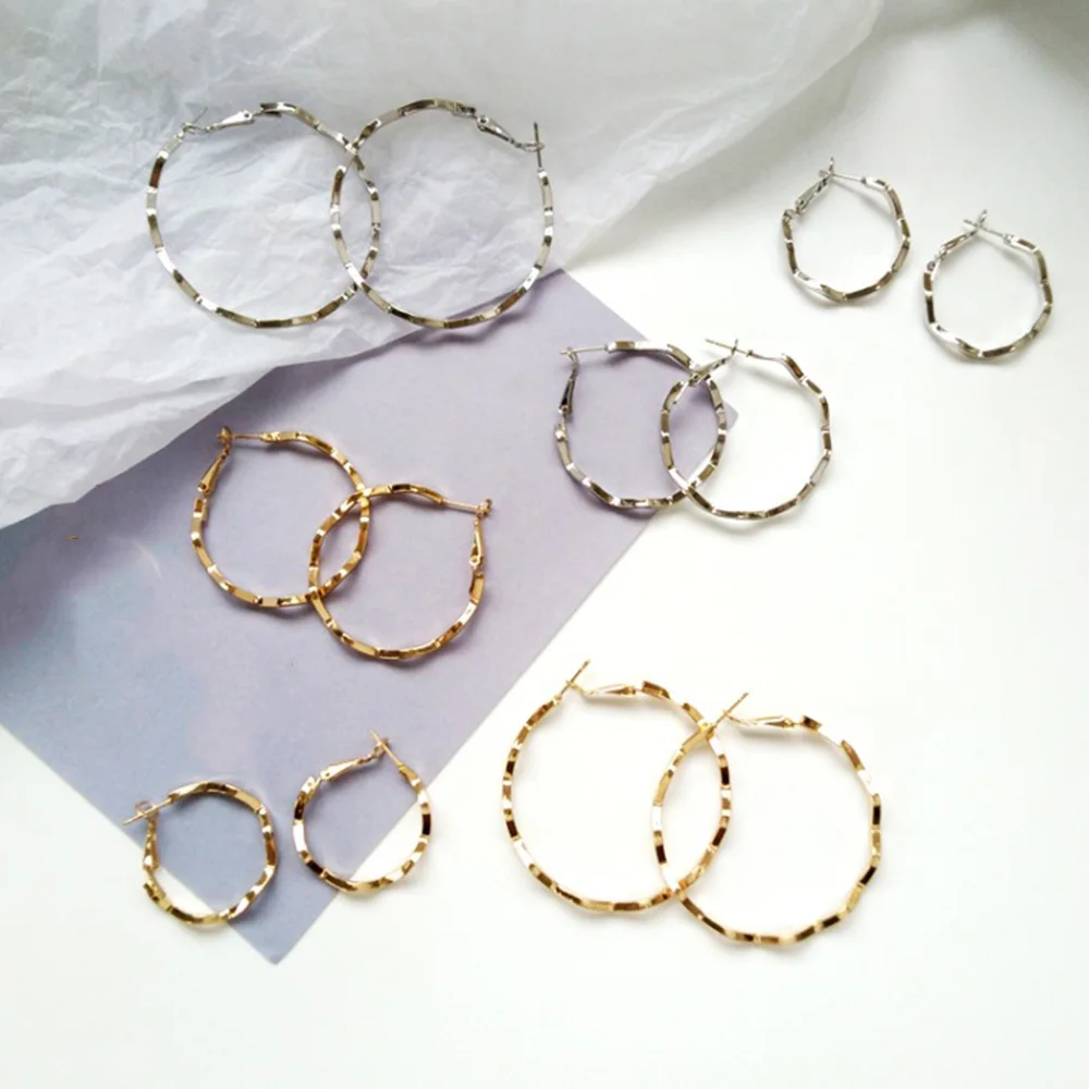 

Bing Tu Gold Silver Color Round Hoop Earrings For Women Metal Jewelry Big Hollow Circle Loop Earring Geometric Irregular Earings