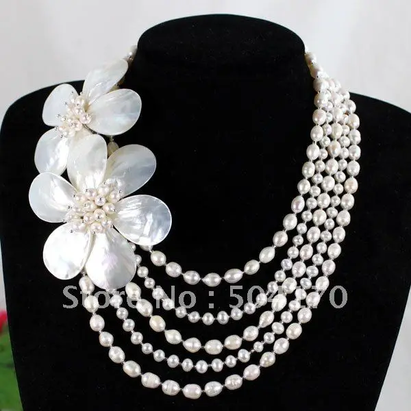 Free Shipping!!! Mother Pearls Pendant 