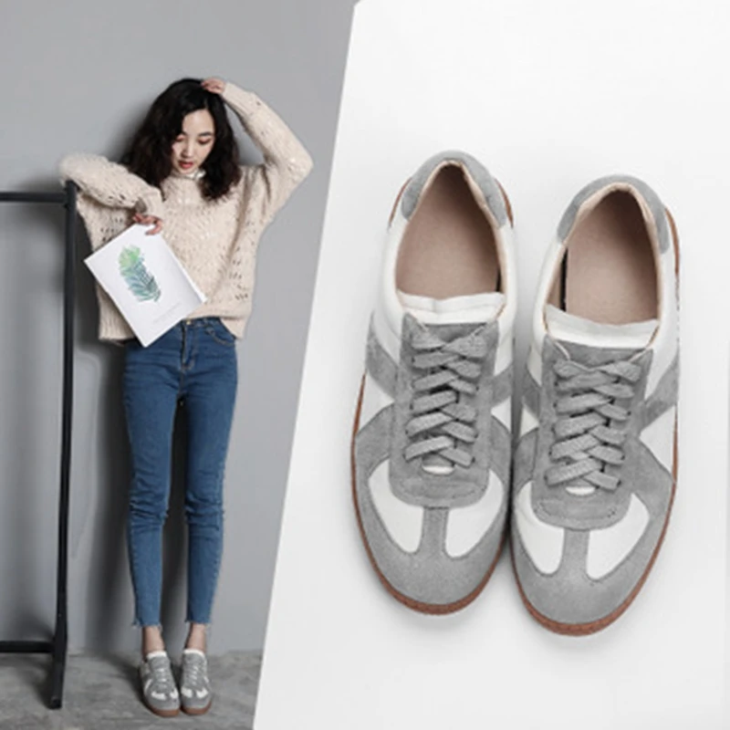 

2019 new spring leather shoes women's increased round head color matching casual Korean shoes.
