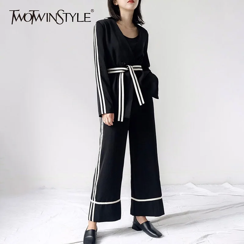 Женский брючный костюм TWOTWINSTYLE с v образным вырезом длинными рукавами на шнуровке
