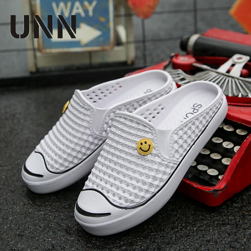 

UNN New Summer Slippers Men Hollow Out Breathable Beach Unisex Casual Slip-on Flats Shoes Laughing Sandals Men Flip Flops