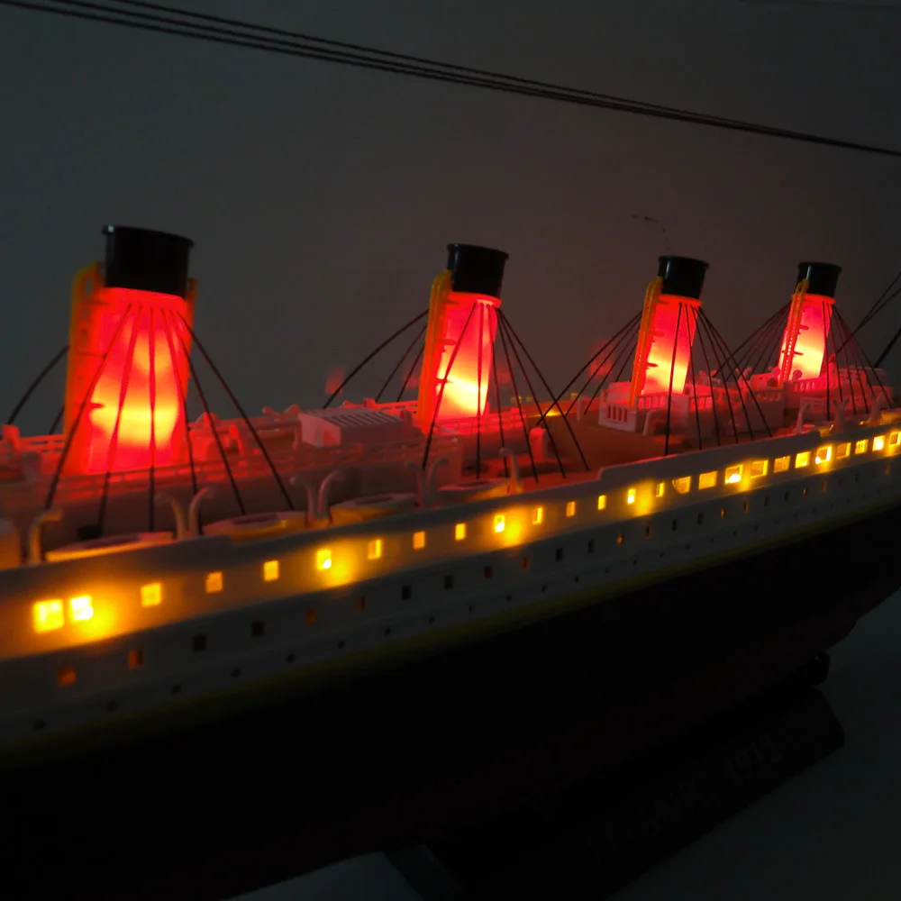RC Boat 1:325 Titanic Sea Grand Cruise Ship 3D Titanic Century Classic Love Story RC Boat High Simulation Ship Model Toys RC Boat 1:325 Titanic Sea Grand Cruise Ship 3D Titanic Century Classic Love Story RC Boat High Simulation Ship Model Toys