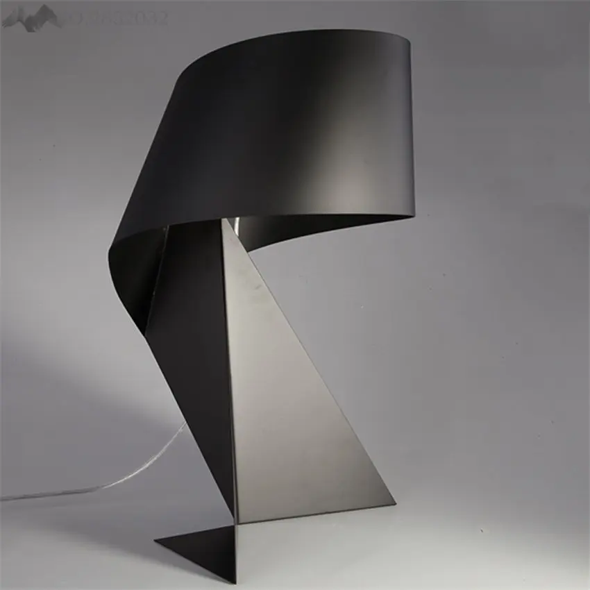 

JW Nordic Style Modern Minimalist Creative Table Lamp Black Iron Bedroom Bedside Study Work Origami Decorative Table Lamps Decor