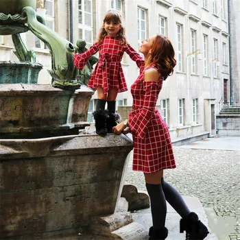 

Fashion Family Mother and Daughter Matching clothes Lattice mommy and me Dress Long off shoulder red Plaid Dresses