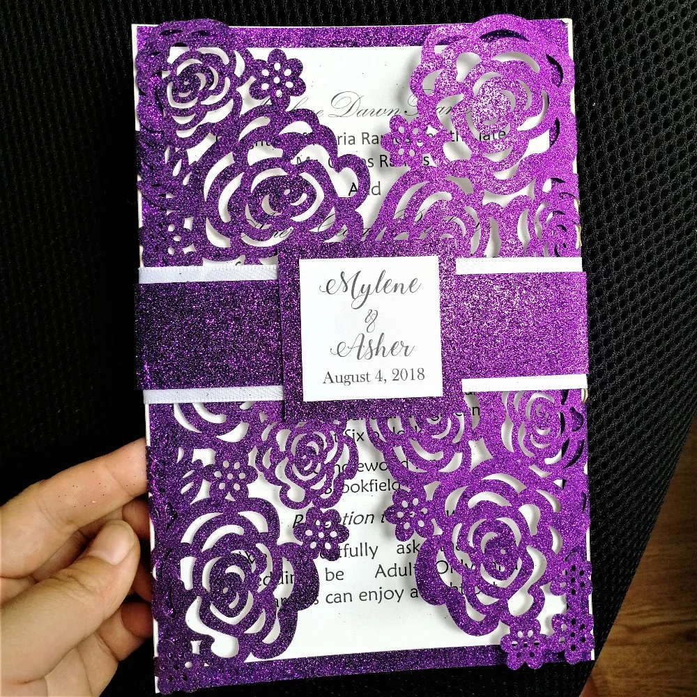 Горячая блестящая бумага лазерная резка Роза дизайн свадебные пригласительные карты с лентой и напечатанной внутренней бумагой