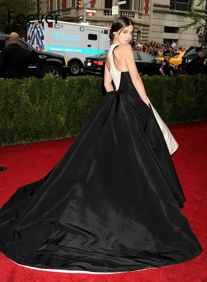 

Вдохновленный Crew черно-белое бальное платье Robe De Soiree Hailee Steinfeld Формальные Длинные вечерние платья 2018 Met Gala