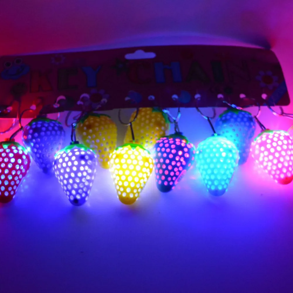 1PC Super Bright Strawberry Shaped LED Light Keyring Plastic Luminous