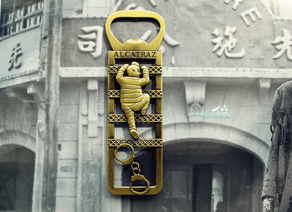 Hong Kong Key Ring /& Fridge Magnet Set