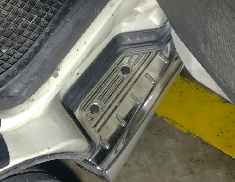 

Front Door Decorative Metal Protection Pedal For toyota HIACE 200