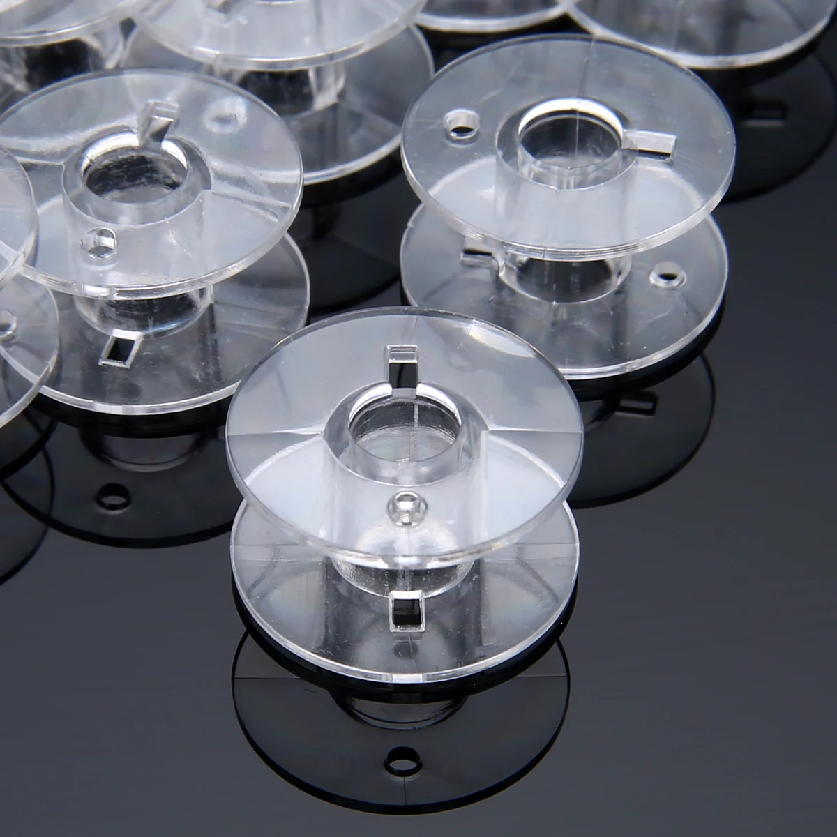 30pcs Transparent Plastic Bobbin Spool 10*20 mm Bobbins Durable Sewing Machine Parts for Brother Sewing Machine