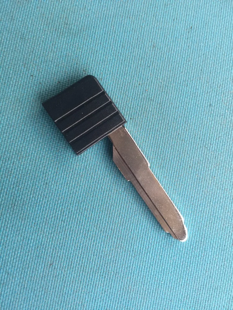 

1pcs of uncut New Replacement remote Shell emergency key smart blade Key Case fit For Mazda remote car key shell blank no logo