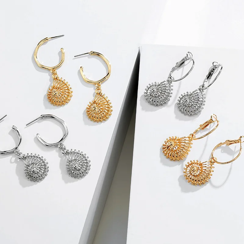 

1Pair Trendy Alloy Conch Shell Hoop Earrings For Women Girl Unique Hollow Snail Animals Pendant Big Circle Earrings Jewelry E140