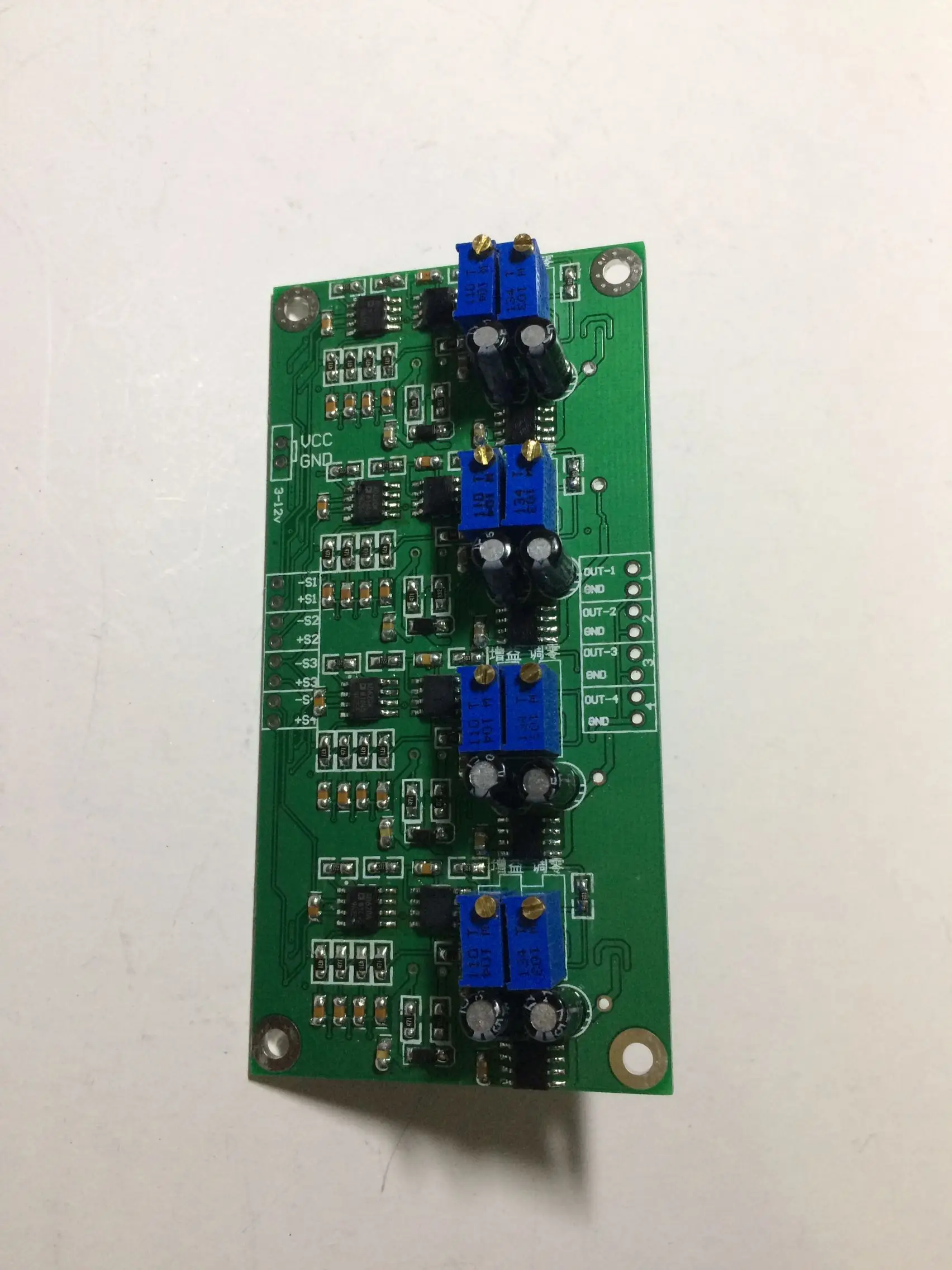 

AD620 Voltage Amplifier Module 4 Input and 4 Output Instrument Amplifier Transducer