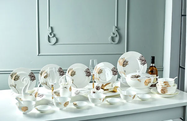 

2019 Fashion Kitchen Dishes Set Home 56 Pieces Dinnerware Sets Porcelain Dishes Tableware Minimalist Flower Ceramic Dinnerwares