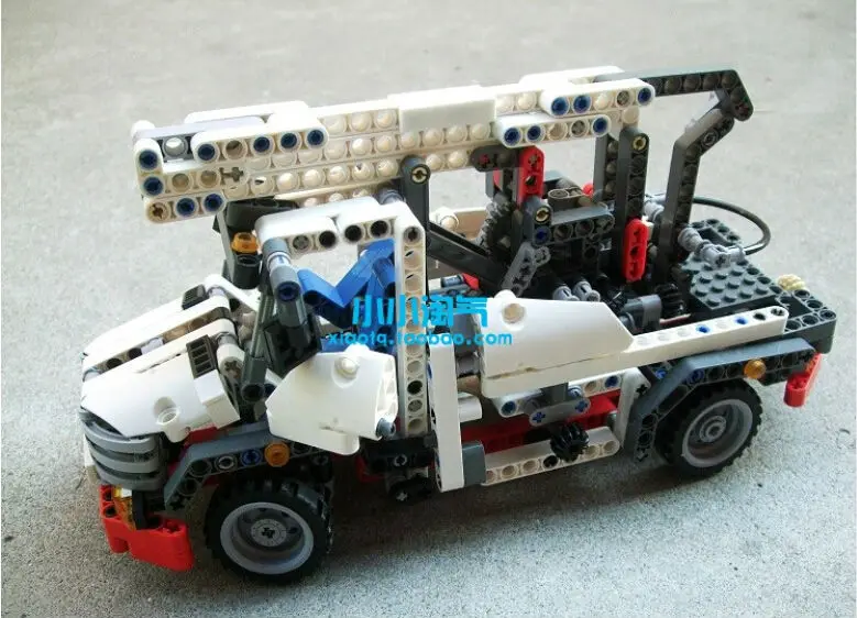 

Model building kits compatible with lego city Bucket Truck model 592 pcs 3D blocks Educational model building toys hobbies
