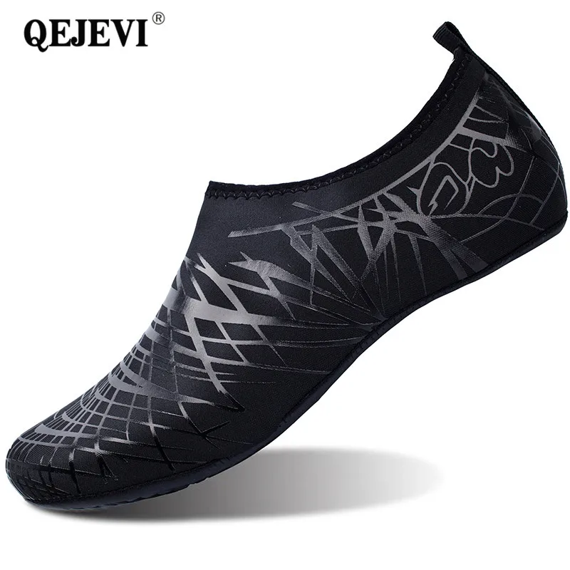 

2018 New Shoes Woman Men Beach Swimming Socks Unisex Water Shoes Black Outdoor Wading Sneaker Swim Sea Yoga Shoe Women Wholesale
