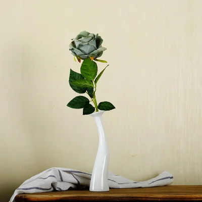 Художественная керамическая белая ваза одиночная Роза небольшая ваза простой цветок поддельные цветы гостиная стол украшение стола креативная ваза орнамент - Цвет: Vases and roses
