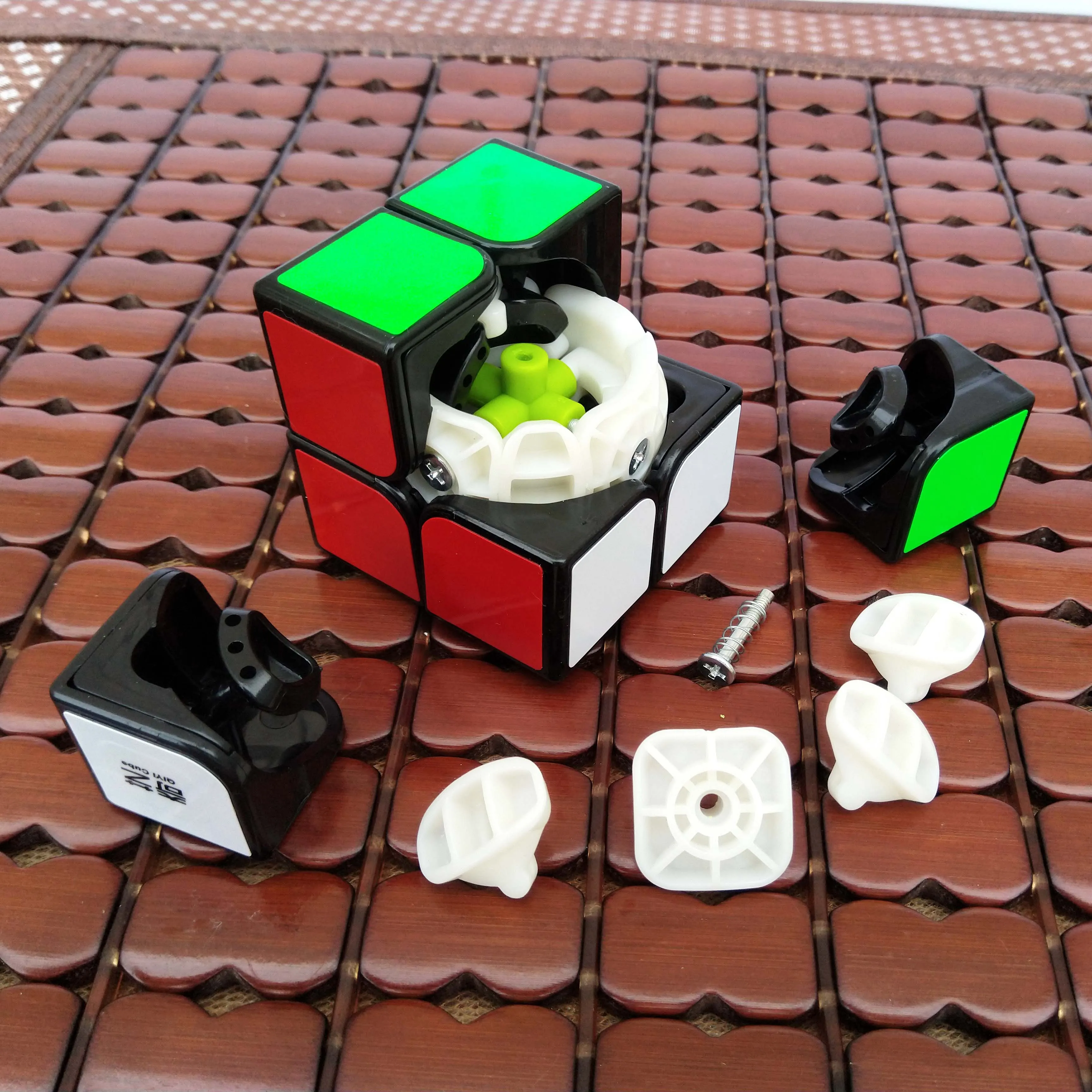 Фото Qiyi 2X2 магический куб 3x3 профессиональный кубик 2x2x2 скоростной 3x3x3 кубики Qiyi 2X2 магический куб 3x3 профессиональный кубик 2x2x2 скоростной 3x3x3 кубики