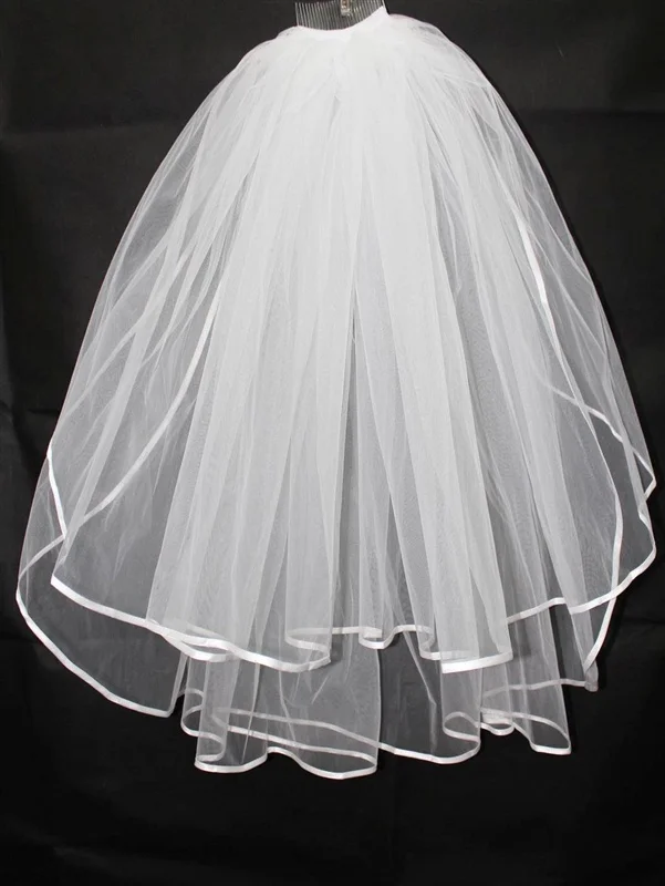 

Two Layers Tulle Short Bridal Veils 2018 Hot Sale Cheap Wedding Bridal Accessory For Bridal Dresses Cheap Wedding Net In Stock